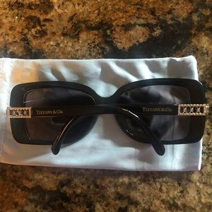 TIFFANY 4025B Sunglasses Black. No Missing Stone